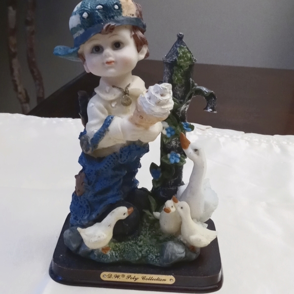 Boy with ice cream figurine - Picture 1 of 5